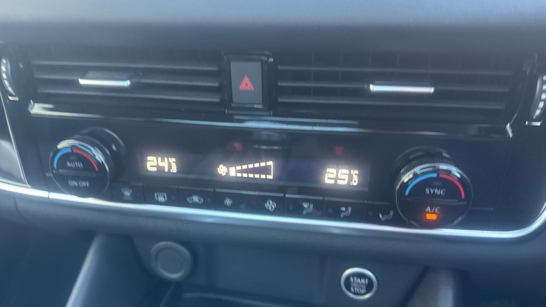 Nissan Qashqai 1.3 DiG-T MH N-Connecta 5dr Petrol Hatchback